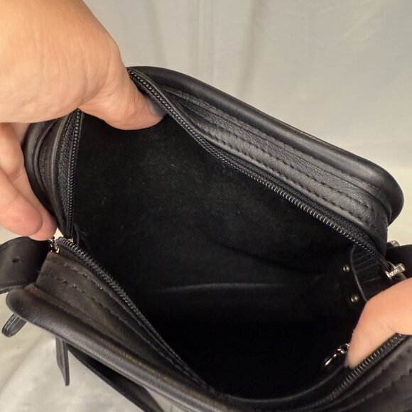 Vintage Coach Camera Crossbody Leather Bag, 9817, Made in USA (1999) - Picture 9 of 11